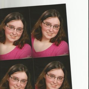 Meet your Posher, Caitlin